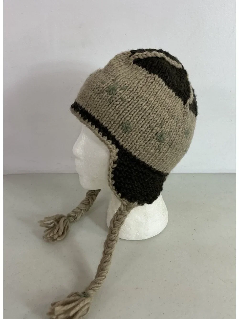 Ambler Handknit Wool Hat Beanie Made in Nepal Womens One Size